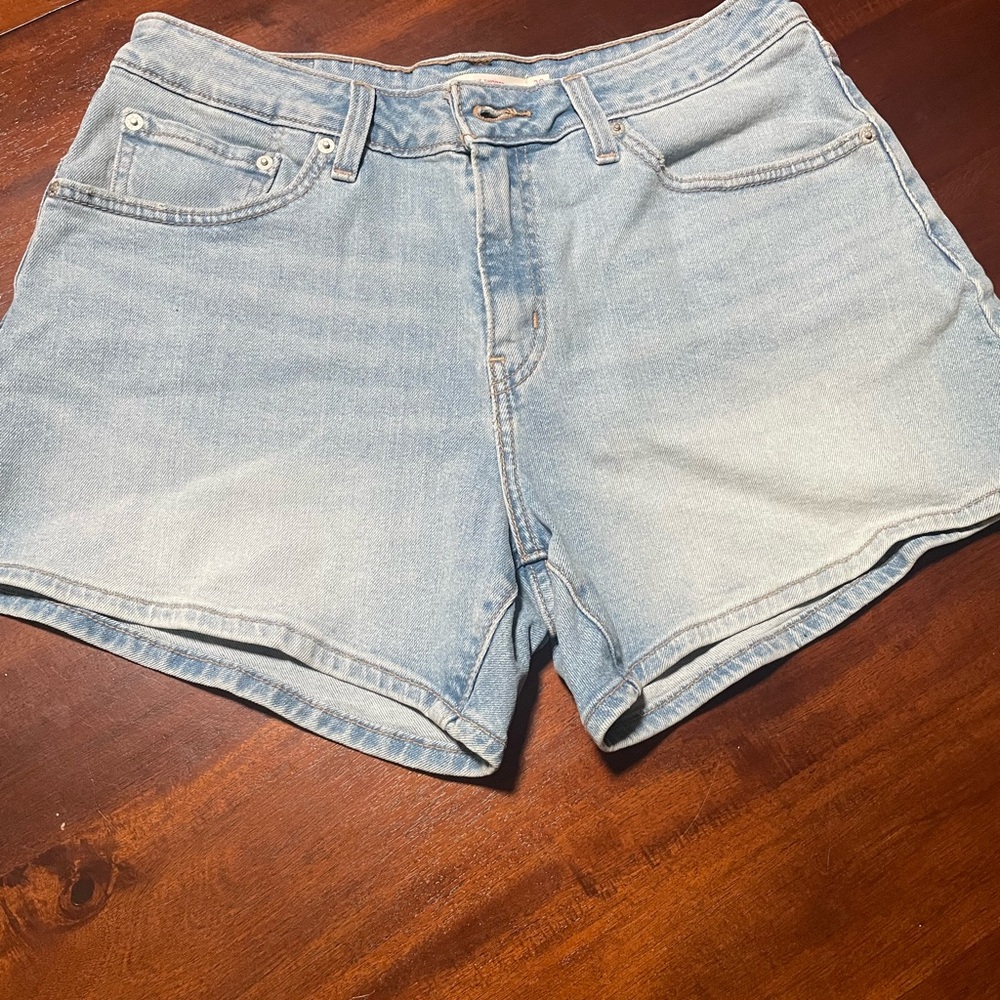 Levi’s Light Wash Denim Women's Shorts